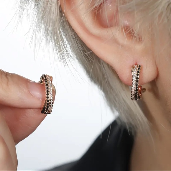 Black And White Zircon Cross Pendant Earrings - Picture 4 of 8